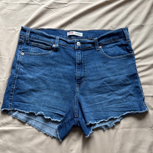 Levi's Pants - Women’s Levi’s Heritage High Rise Shorts with Frayed Hem Size 18 34